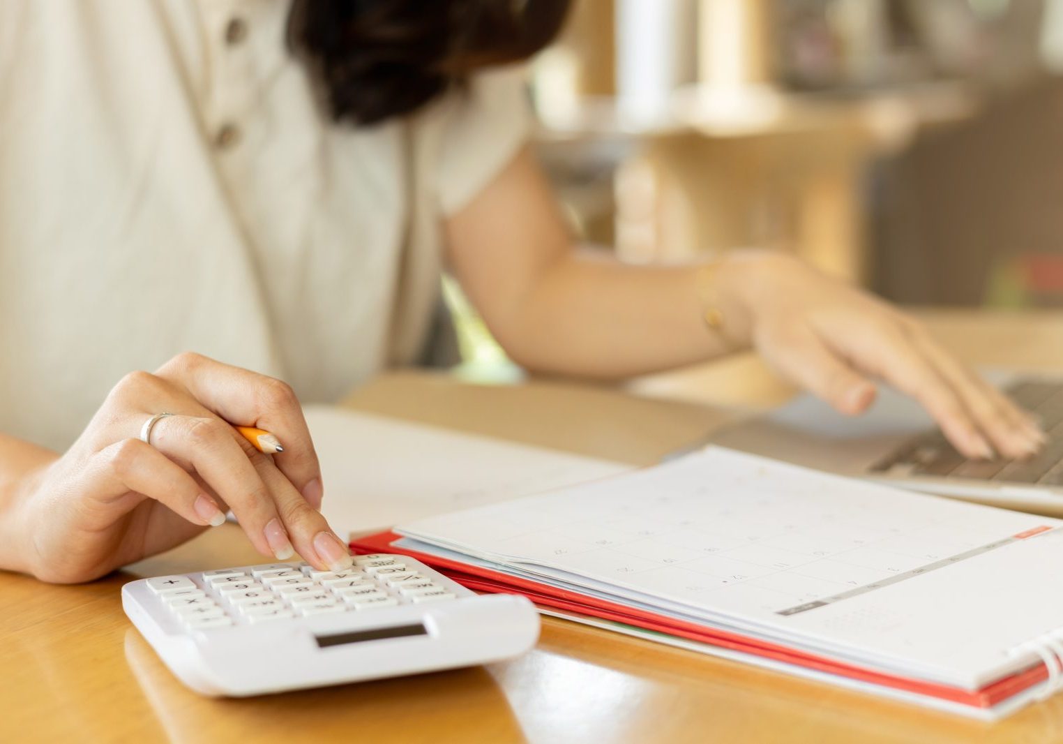 Chapter 13 vs. Debt Consolidation: Which Makes More Sense?